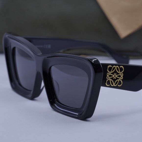 Loewe LW40145F 01A Cat Eye Sunglasses – Black\Smoke - Picture 9 of 10